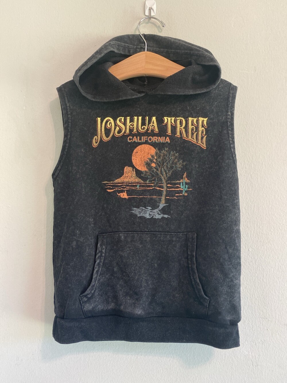 Rare Vintage Style Joshua Tree Acid Wash Sleeveless Hoodie Boys Size 6 - Picture 1 of 5